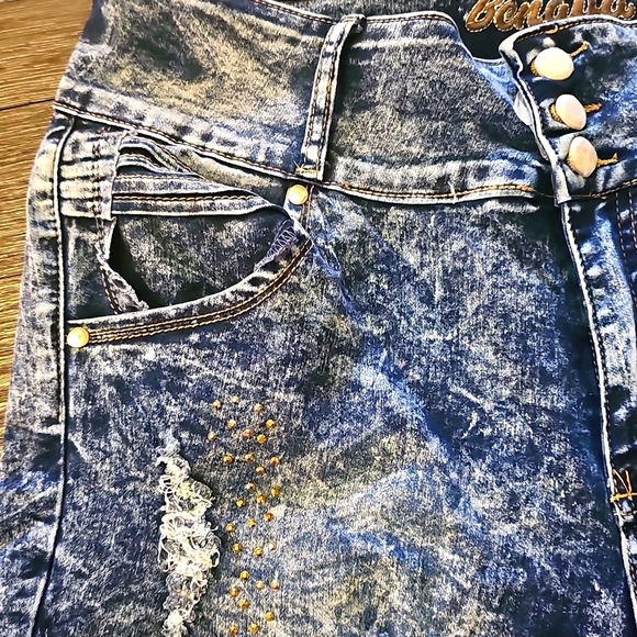 NWT Benava Butt Lifting Jean Shorts Acid Wash Stretchy Size 20 - Picture 14 of 16
